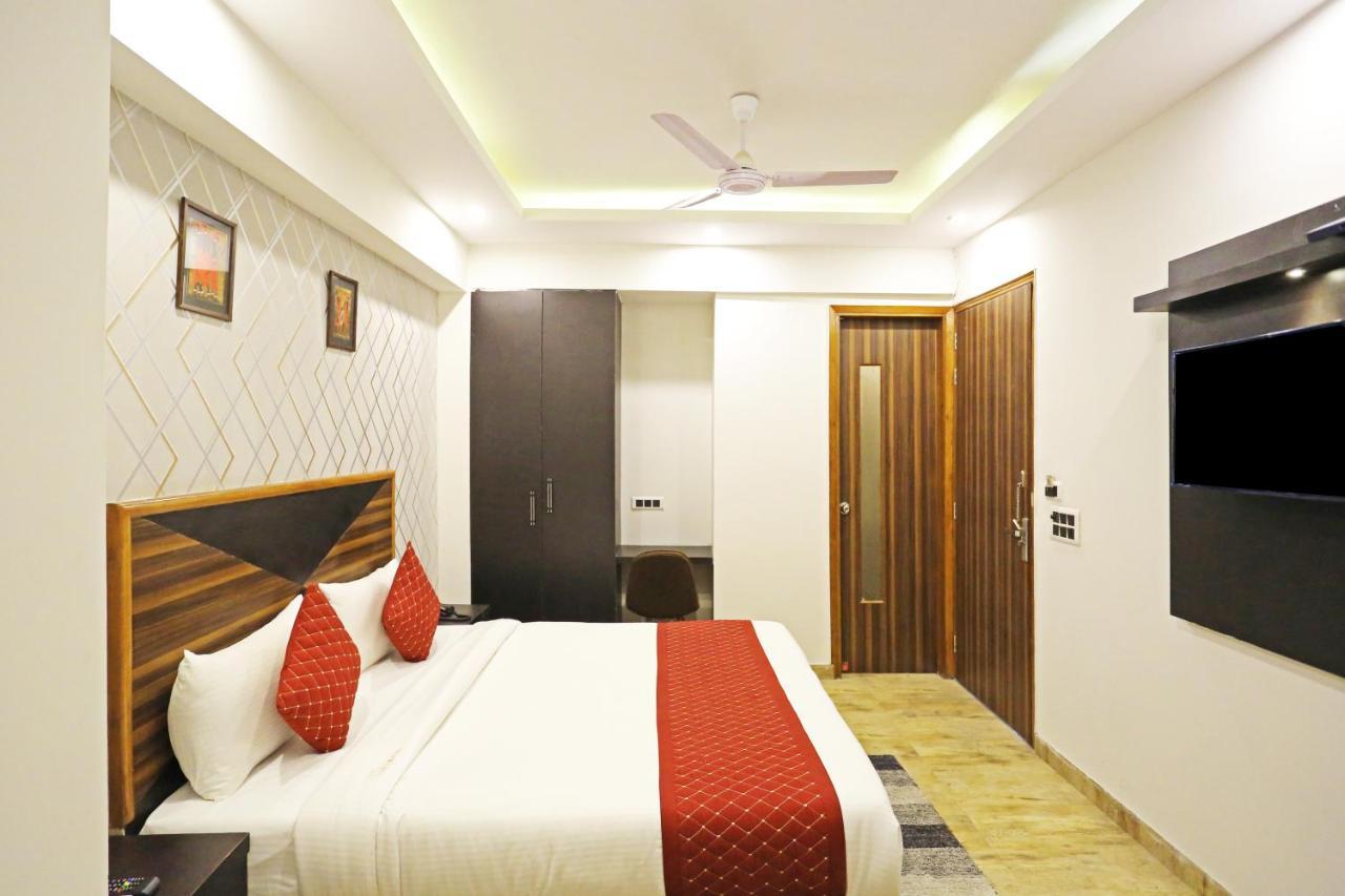 Hotel La Casa Delhi Airport Нью-Дели Экстерьер фото