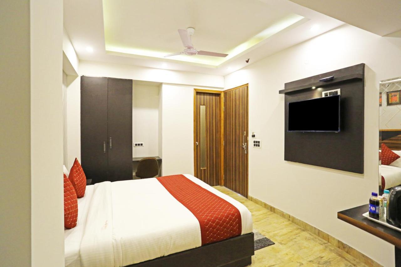 Hotel La Casa Delhi Airport Нью-Дели Экстерьер фото