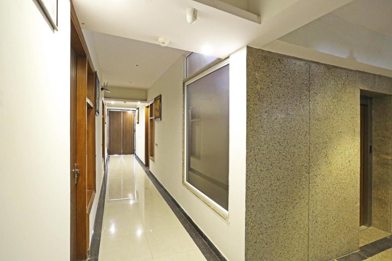 Hotel La Casa Delhi Airport Нью-Дели Экстерьер фото