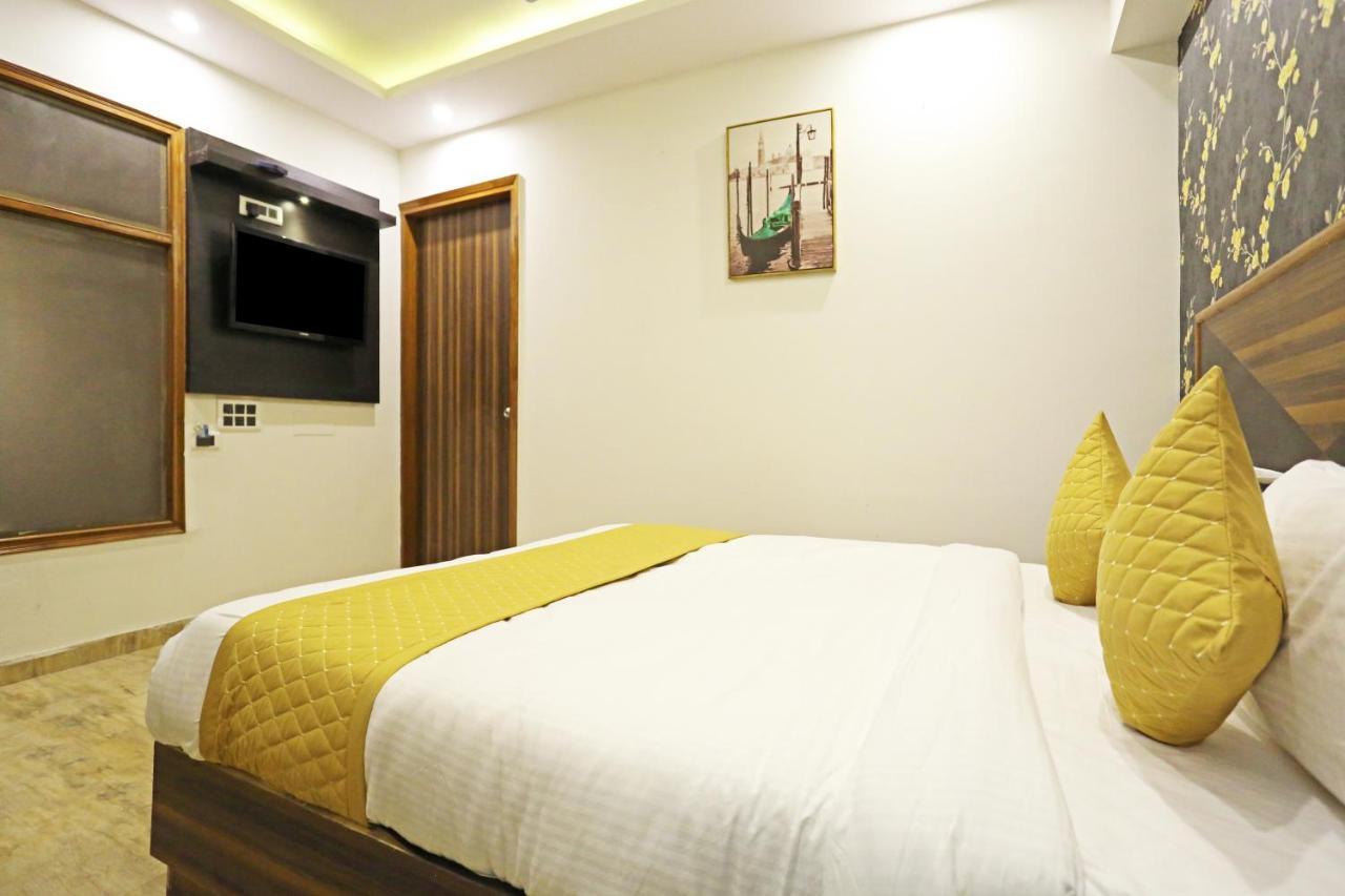 Hotel La Casa Delhi Airport Нью-Дели Экстерьер фото