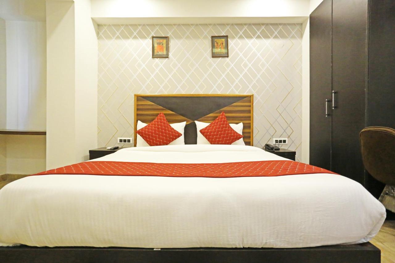 Hotel La Casa Delhi Airport Нью-Дели Экстерьер фото