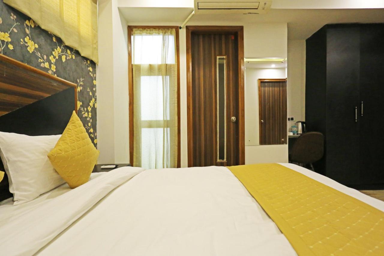Hotel La Casa Delhi Airport Нью-Дели Экстерьер фото