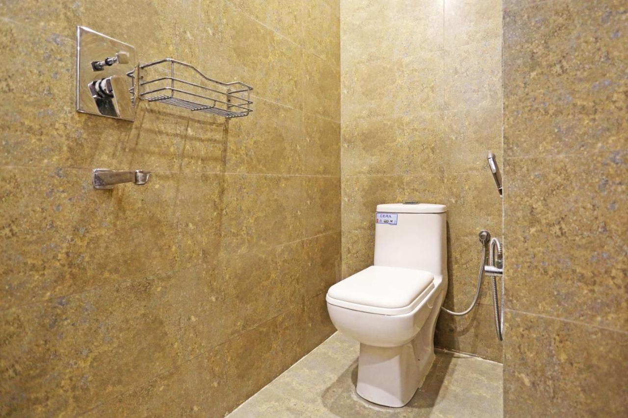 Hotel La Casa Delhi Airport Нью-Дели Экстерьер фото